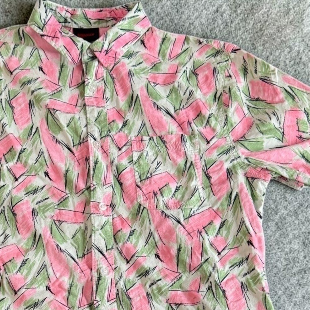 Stranger Things Button Down Hopper Shirt Men Medium Pink Green 80s Abstract